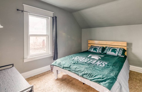 Lansing Casa | The Spartan Den