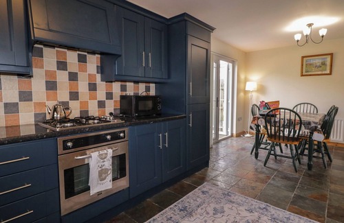Omagh Cabaña | THE SPERRIN GETAWAY, pet friendly, with open fire in Omagh