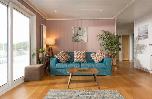 Cheddar Casa | The Spinney, Strawberryfield Park