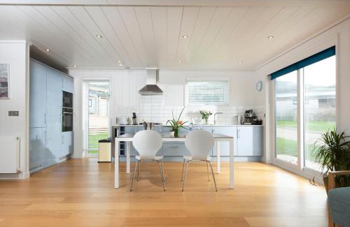 Cheddar Casa | The Spinney, Strawberryfield Park