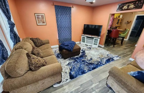Lawrenceburg Casa | The Spot! 3 Bed, 1 Bath