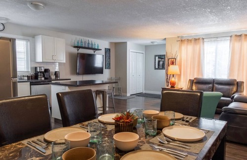 Grande Prairie Apartamento | The Spruce Willis Suite