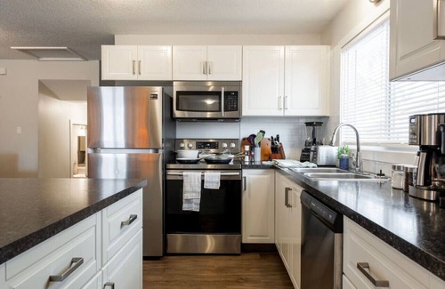 Grande Prairie Apartamento | The Spruce Willis Suite