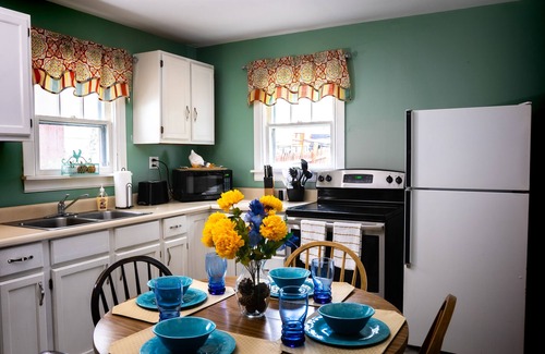 Downtown Niagara Falls Casa | The Spruced Goose USA - Caminata a las cataratas