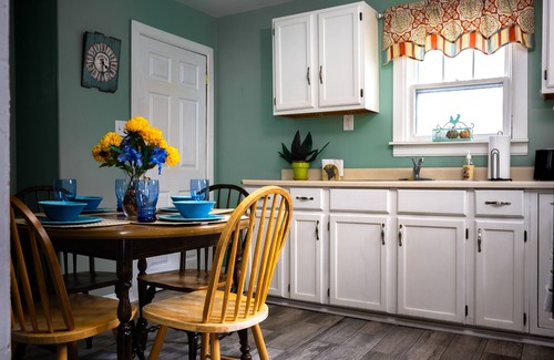 Downtown Niagara Falls Casa | The Spruced Goose USA - Caminata a las cataratas