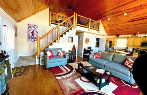 Clarkson Cabina | The Squatch Lodge