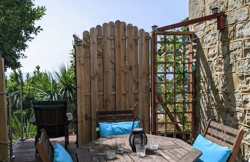 Ventnor Apartamento | The St Clares Hideaway is a couples retreat with sea view
