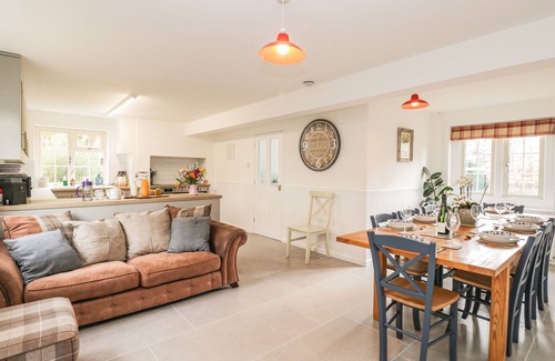 Sherborne Cabaña | The Stable House