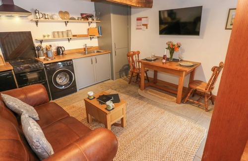 Outhgill Cabaña | THE STABLE, romantic, character holiday cottage in Hawes