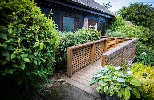 Devon Cabaña | The Stables - Fully accessible dog friendly with a hot tub
