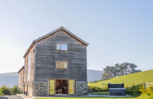 Tirabad Casa | The Stables