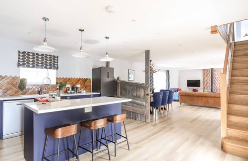 Bryngwran Cabaña | THE STABLES, pet friendly, luxury holiday cottage in Bodedern