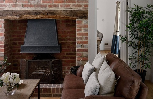 Eartham Casa | The Stables, Seabeach Farm