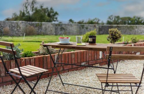 Roscoe Casa | 'The Stables' (Tigh Mary)
