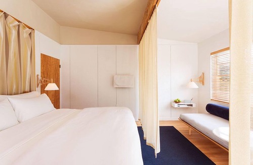 Venetian Islands Hotel | The Standard Spa Miami Beach