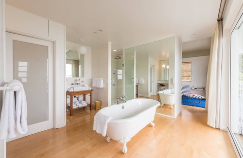 Venetian Islands Hotel | The Standard Spa Miami Beach
