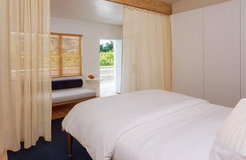 Venetian Islands Hotel | The Standard Spa Miami Beach