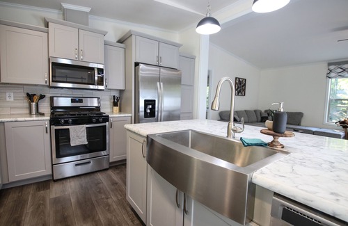 Sturgeon Bay Cabina | The Stargazing Cottage modern 3 bedroom home Door County