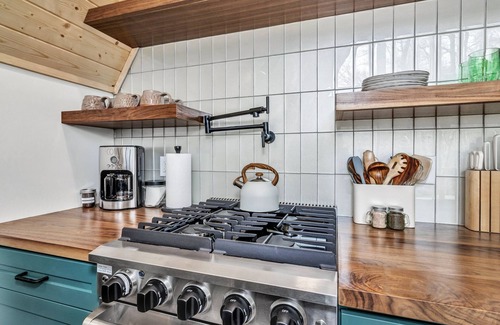 Swannanoa Casa | The StAy FrAme- BRAND NEW, sauna, hot tub