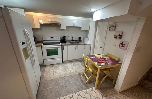 Churchill Meadows Casa | The Staycation Spot of 6ix Come stay in Modernised Home with all amenities
