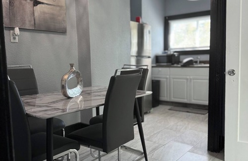 Pueblo Apartamento | The Steel City House