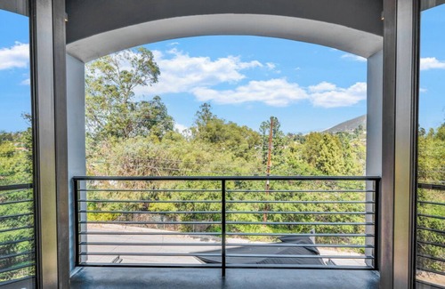 Hollywood Hills Casa | The Steel Estate