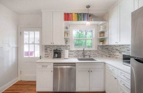 Old Seminole Heights Casa | The Stella Maris - Bocce Ball|Courtyard|Bungalow