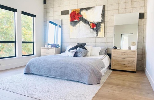 Poverty Ridge Casa | The Stephan House, Downtown Oasis