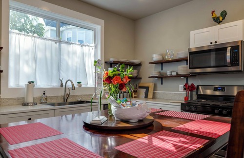 Luray Casa | The Sterling- walk to everything Luray has to offer! Chef available