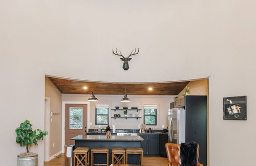 Primrose Apartamento | ☆SXS Trails | King Bed | Private Hot Tub | Fire Pit☆