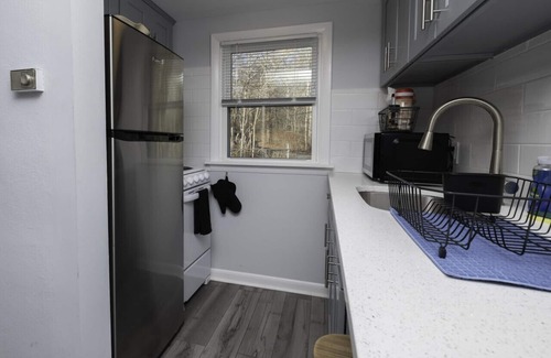 Old Mystic Apartamento | The Stillman Studio · Near Mystic, Casinos + USCGA