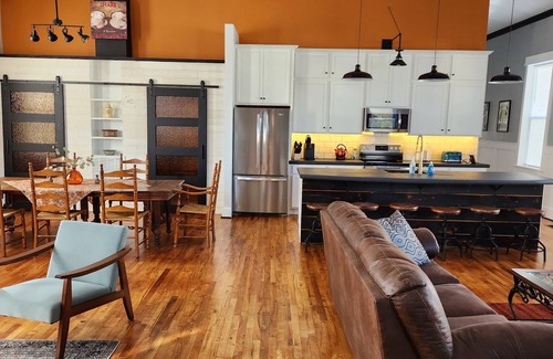Bristol Casa | The Stone Church of Bristol TN