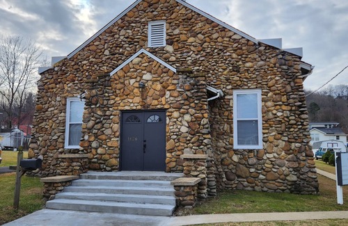 Bristol Casa | The Stone Church of Bristol TN