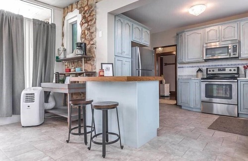 Hermann Casa | Hermosa, espaciosa casa de 3 dormitorios y 3 baños en alquiler en el centro de Hermann