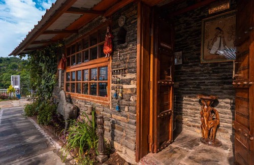 Kaul Cabaña | The Stone House 1, Mukteshwar by Ebony Stays | Cosy 1BHK with Hill Views