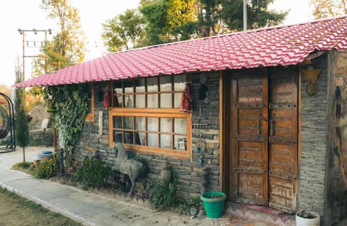 Kaul Cabaña | The Stone House 1, Mukteshwar by Ebony Stays | Cosy 1BHK with Hill Views