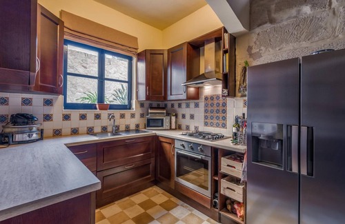St. Julian's Cama Y Desayuno | The Stone House