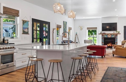 Charlevoix Casa | The Storehouse Charlevoix, MI - New Construction!