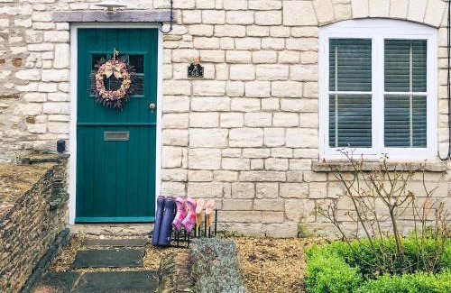 Dursley Casa | The Street Cottage