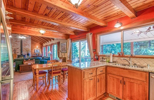 Glencoe Cabina | The Stronghold at Lakemont Pines - Hot Tub