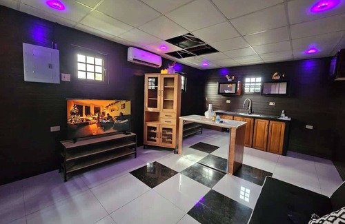 Claxton Bay Apartamento | The Studio of Praise
