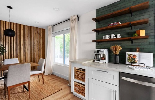 Georgian Acres Casa | The Stylish Austin Hideaway | Great for Families | Cowboy Pool