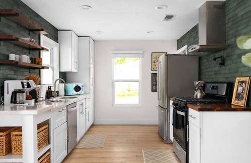 Georgian Acres Casa | The Stylish Austin Hideaway | Great for Families | Cowboy Pool