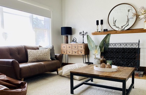 New Town Casa | The Stylish Town House - 7 Minutes to Hobart CBD