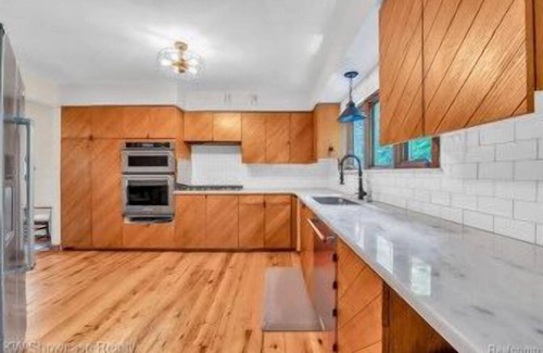 Milford Casa | The Sunshine House ☀️ w/ Sauna & 5 min. from downtown Milford + Kensington Park.