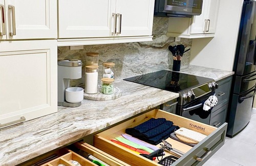 Euless Casa | The Suburban Serenity