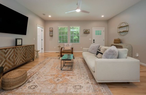 Laurel Park Casa | The Sugar Maple of Laurel Park: Newly constructed, fire pit and close to downtown Hendersonville!