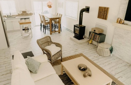 Bayfield Cabaña | The Sugar Shack family retreat w arcade & hot tub. Walk to Main St. and Beach