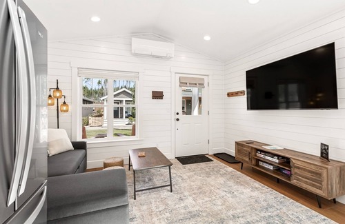 Pacific Beach Casa | The Suite Escape: Dog Friendly, Private Hot Tub
