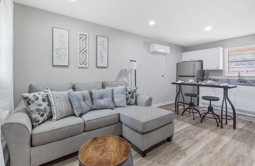 Sulphur Apartamento | The Suite Spot 5 - minutes from casinos
